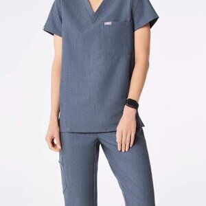 Figs Scrub Top Heather Denim in XS - Like New